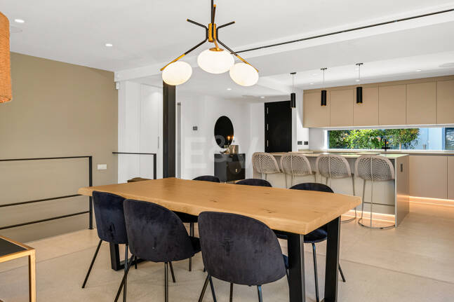 Villa im skandinavischen Stil mit Panoramablick in Las Brisas