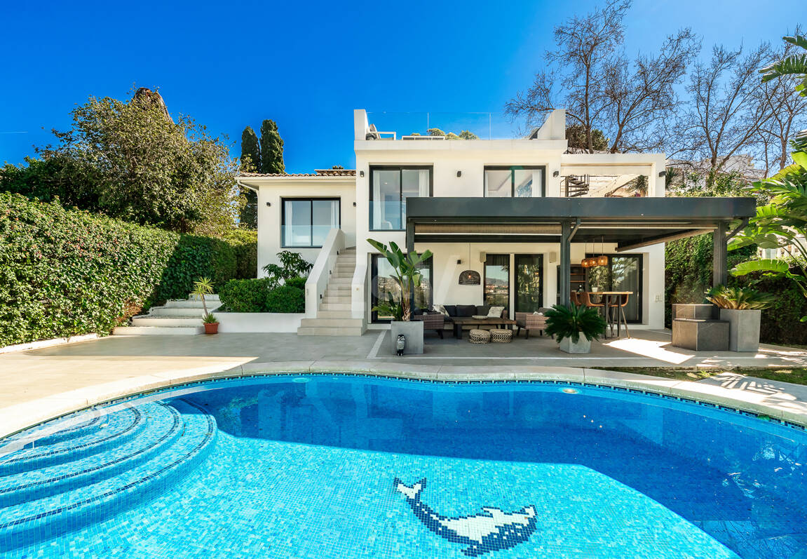 Villa im skandinavischen Stil mit Panoramablick in Las Brisas