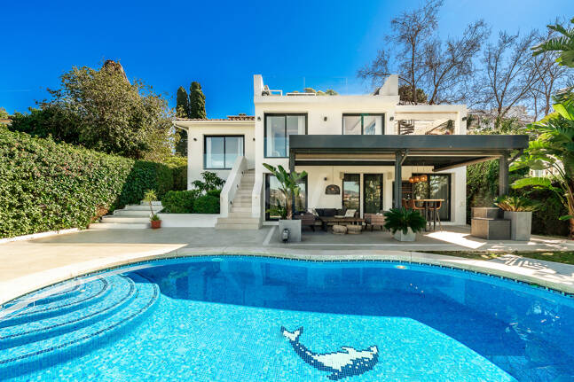 Villa im skandinavischen Stil mit Panoramablick in Las Brisas