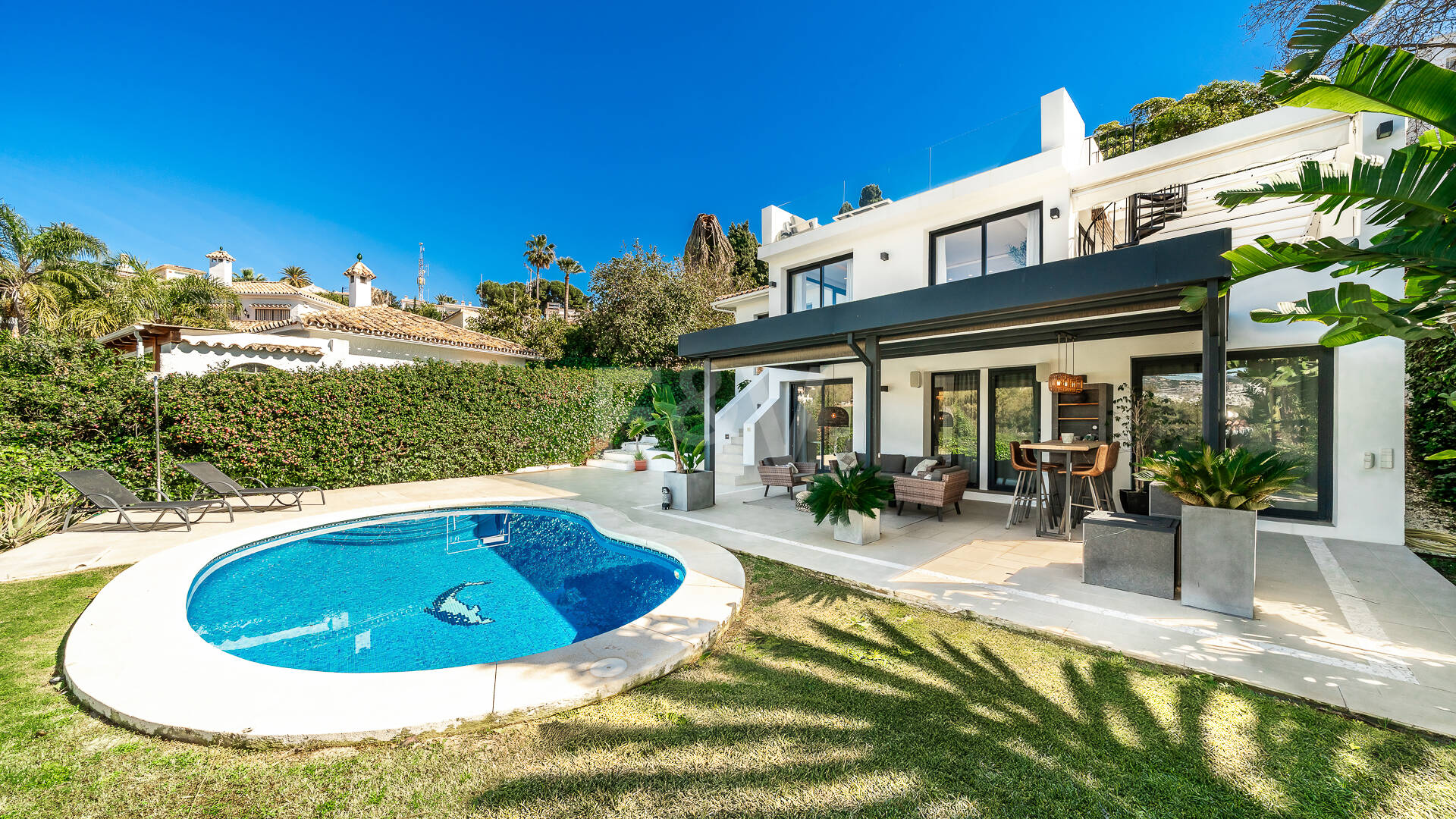Villa im skandinavischen Stil mit Panoramablick in Las Brisas