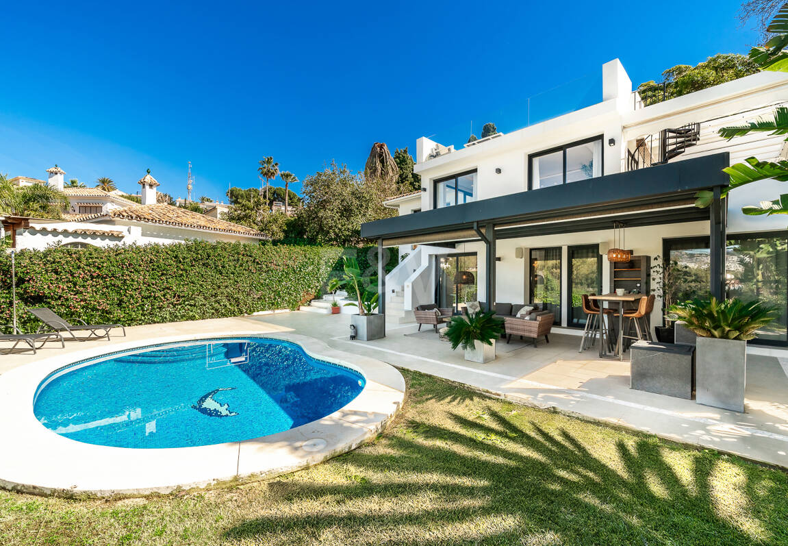 Villa im skandinavischen Stil mit Panoramablick in Las Brisas