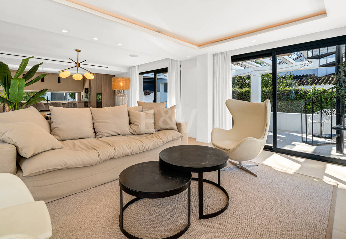 Villa im skandinavischen Stil mit Panoramablick in Las Brisas