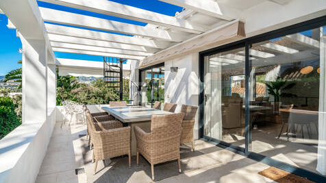 Scandinavian-style villa with panoramic views in Las Brisas