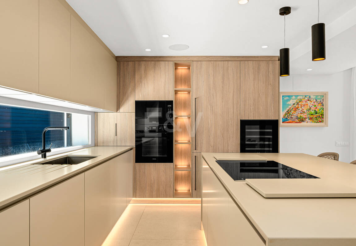 Villa im skandinavischen Stil mit Panoramablick in Las Brisas