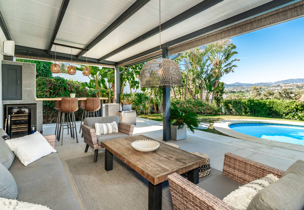 Villa im skandinavischen Stil mit Panoramablick in Las Brisas