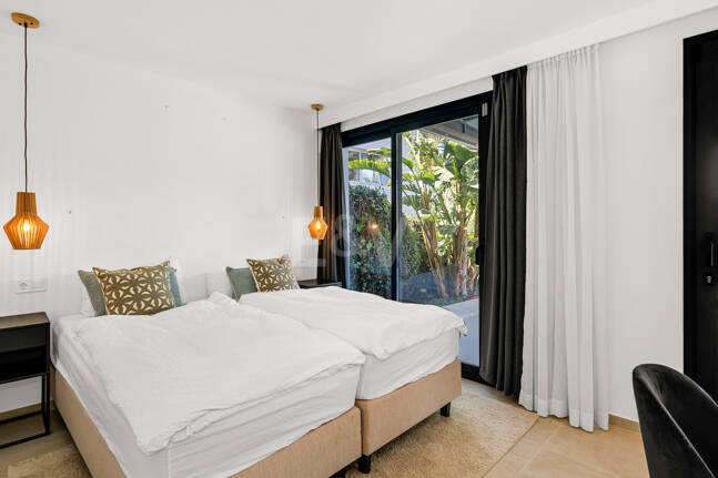 Villa im skandinavischen Stil mit Panoramablick in Las Brisas