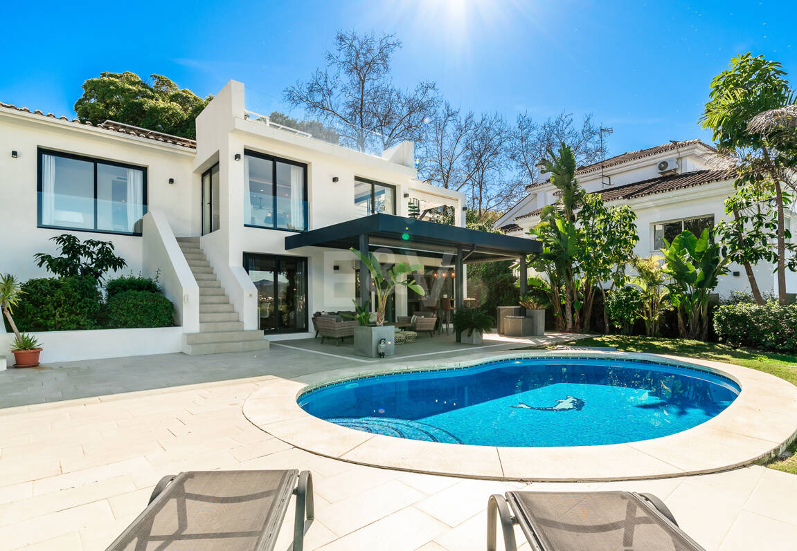 Villa im skandinavischen Stil mit Panoramablick in Las Brisas