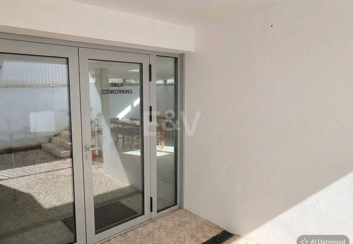 Apartamento nuevo de 2 dormitorios en planta baja junto a la playa en Elviria con jardín privado para alquiler a medio y largo plazo