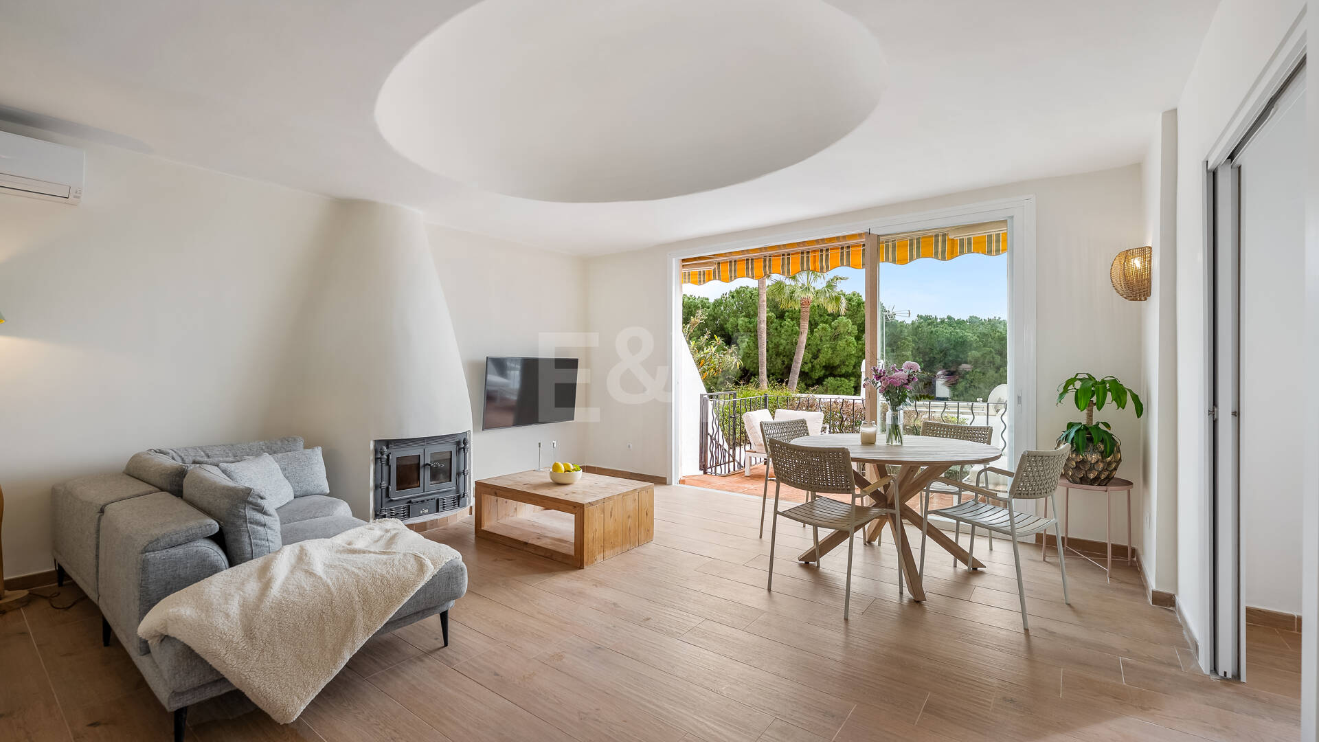 Doppelhaushälfte mit Privatgarten und Meerblick