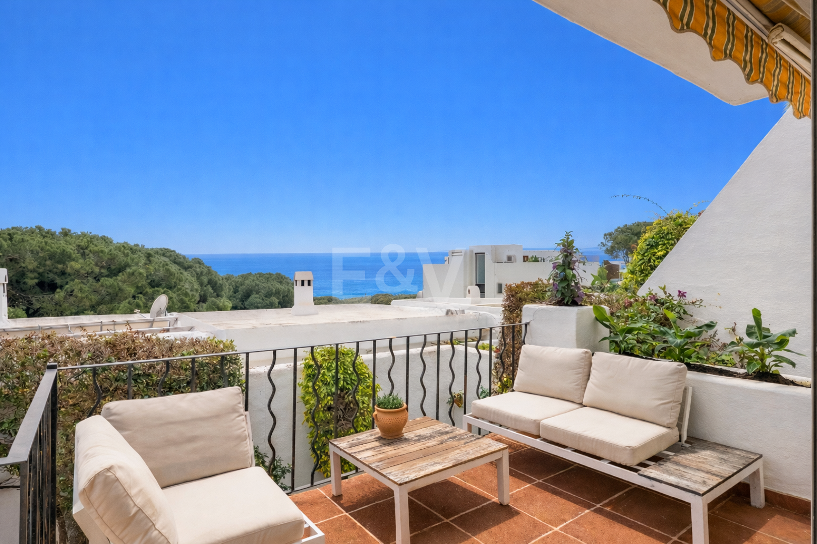 Doppelhaushälfte mit Privatgarten und Meerblick