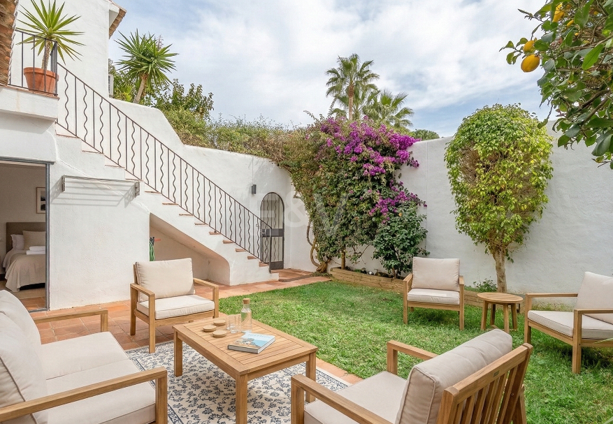 Doppelhaushälfte mit Privatgarten und Meerblick