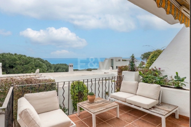 Doppelhaushälfte mit Privatgarten und Meerblick