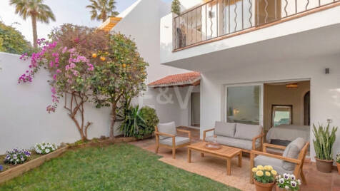 Semi-Detached House with Private Garden and Sea Views