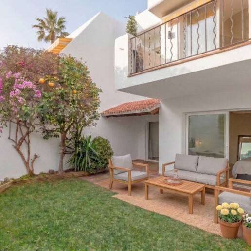 Doppelhaushälfte mit Privatgarten und Meerblick