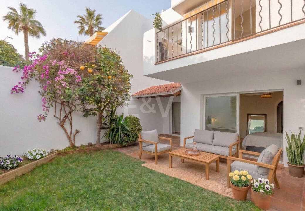 Doppelhaushälfte mit Privatgarten und Meerblick