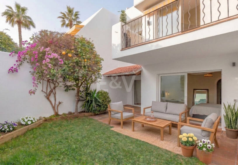 Doppelhaushälfte mit Privatgarten und Meerblick