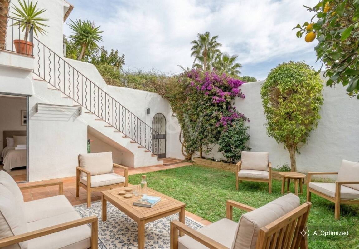 Semi-Detached House med privat trädgård och havsutsikt