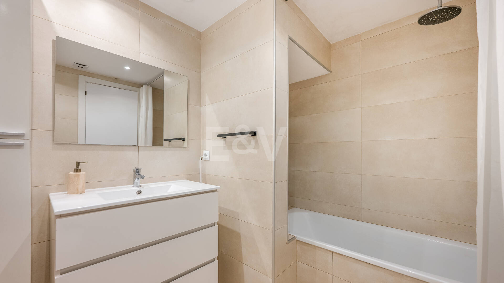 Doppelhaushälfte mit Privatgarten und Meerblick