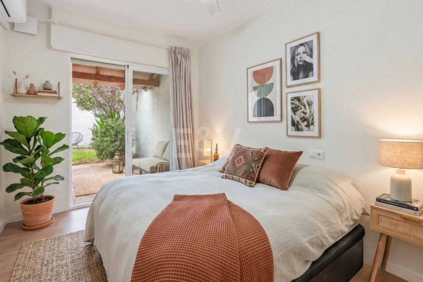 Doppelhaushälfte mit Privatgarten und Meerblick