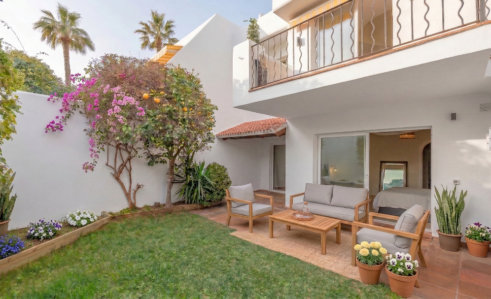 Doppelhaushälfte mit Privatgarten und Meerblick