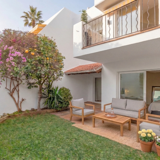 Doppelhaushälfte mit Privatgarten und Meerblick