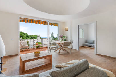 Semi-Detached House med privat trädgård och havsutsikt