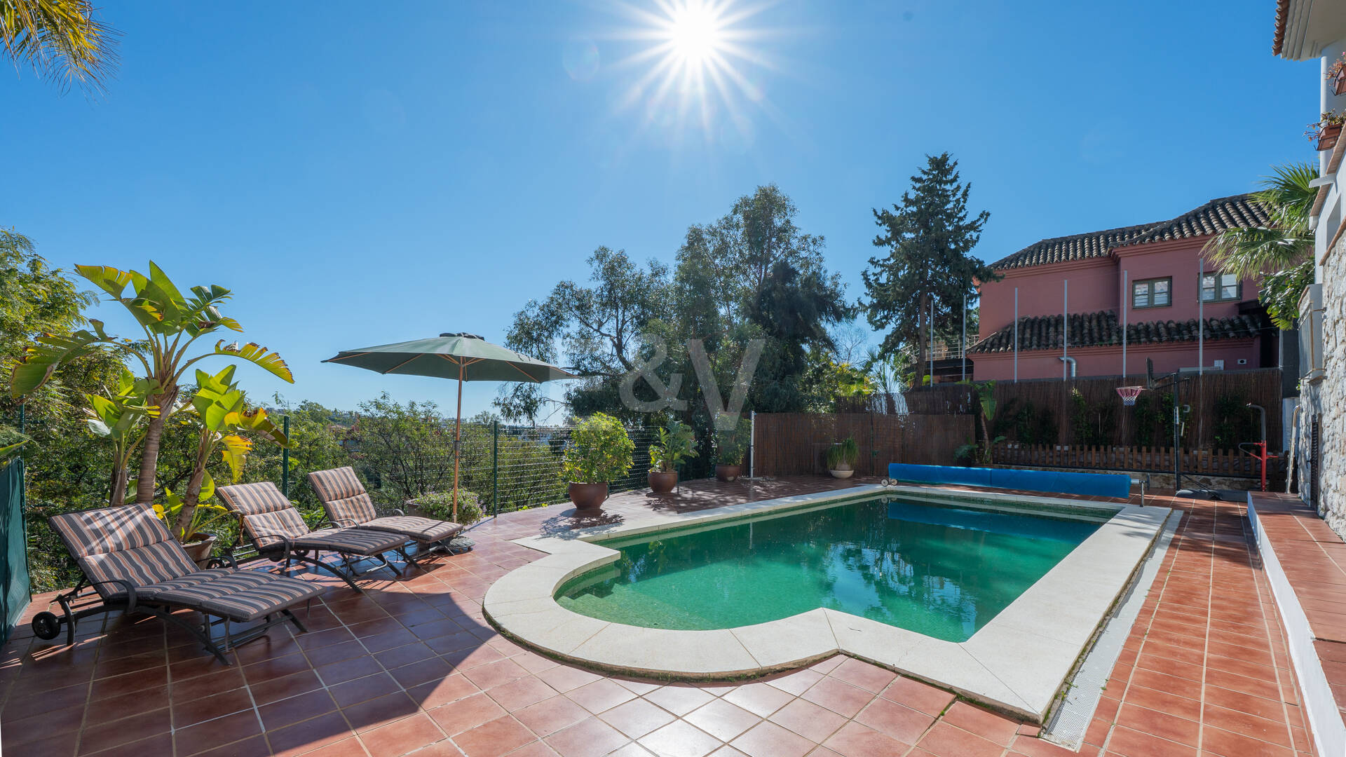 Villa till salu i Hacienda las Chapas, Marbella Öst