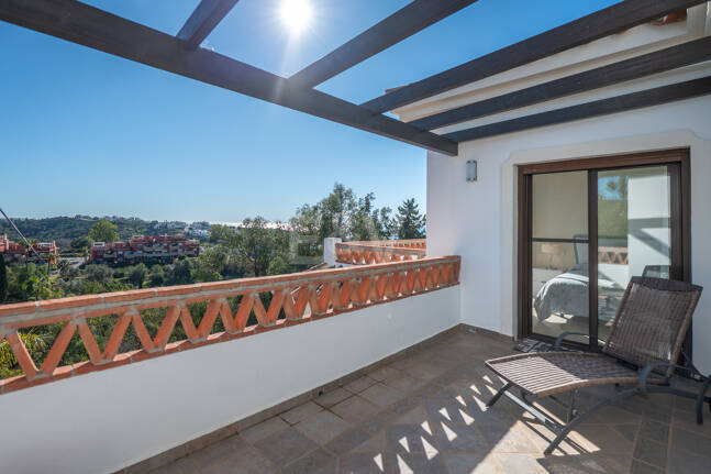 Family Villa with Panoramic Views and Expansive Private Garden