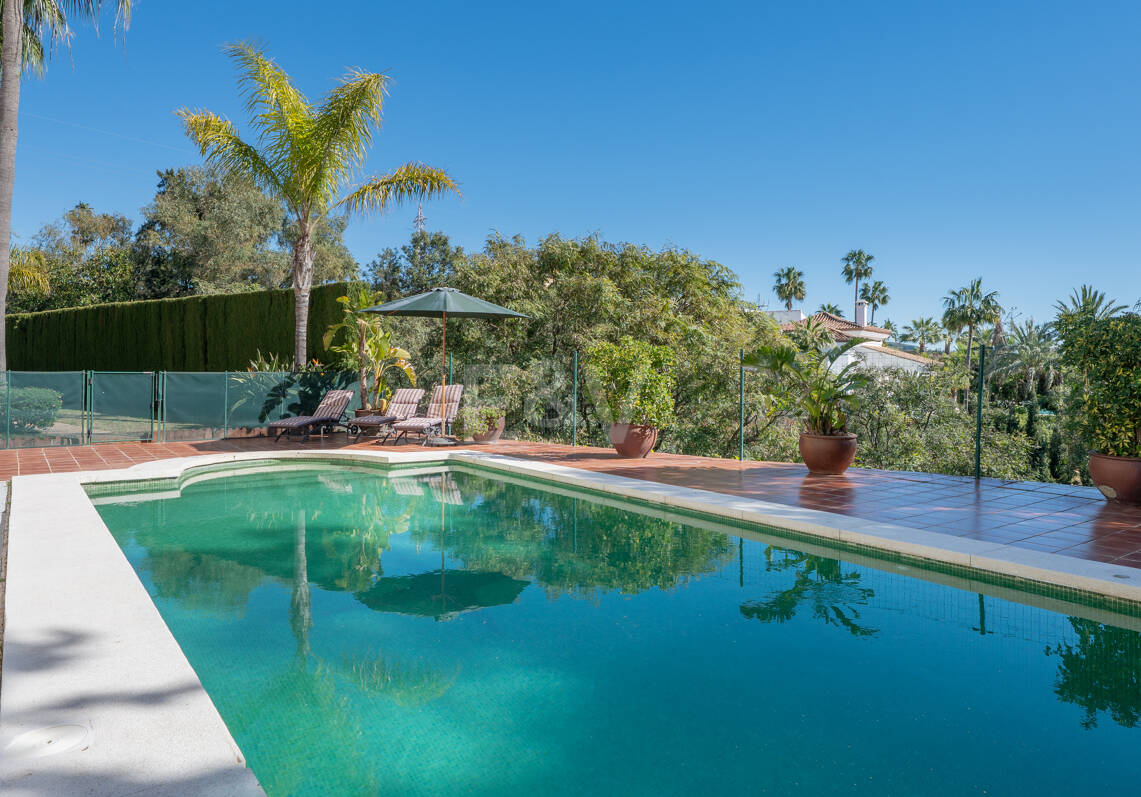 Villa till salu i Hacienda las Chapas, Marbella Öst