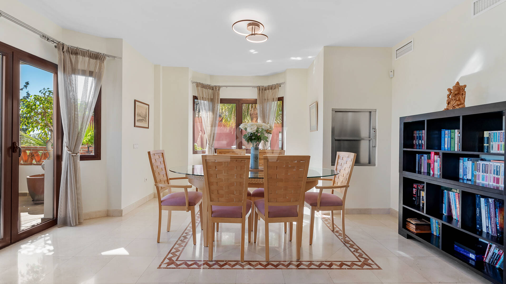 Villa till salu i Hacienda las Chapas, Marbella Öst