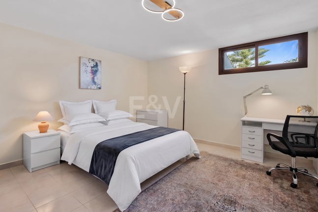 Familienvilla mit Panoramablick und großem Privatgarten