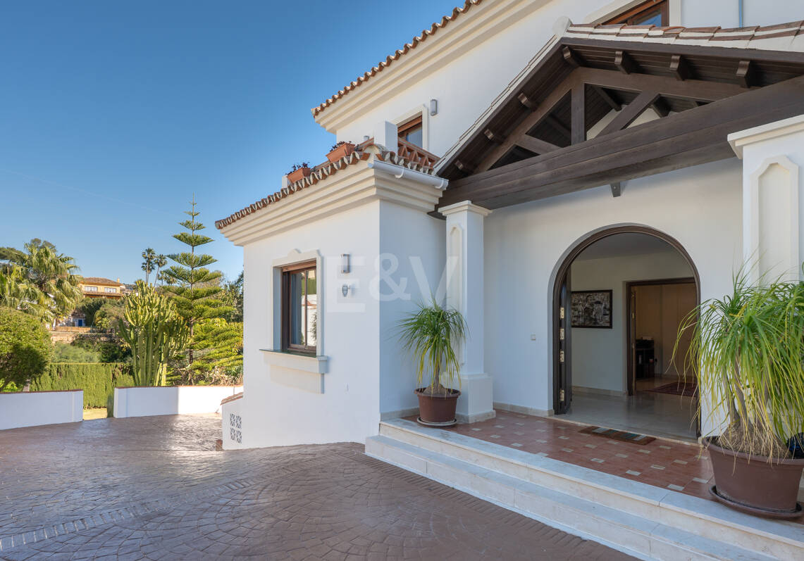 Villa till salu i Hacienda las Chapas, Marbella Öst