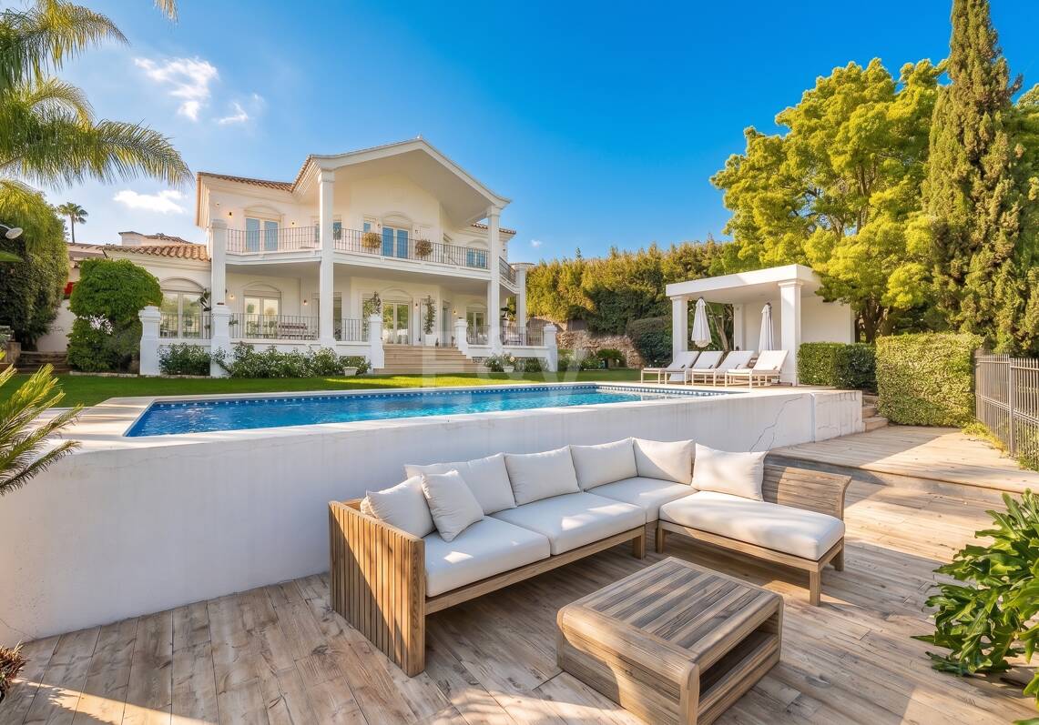 Elegant Andalusian-Modern Villa Next to Los Naranjos Golf Course in Nueva Andalucia