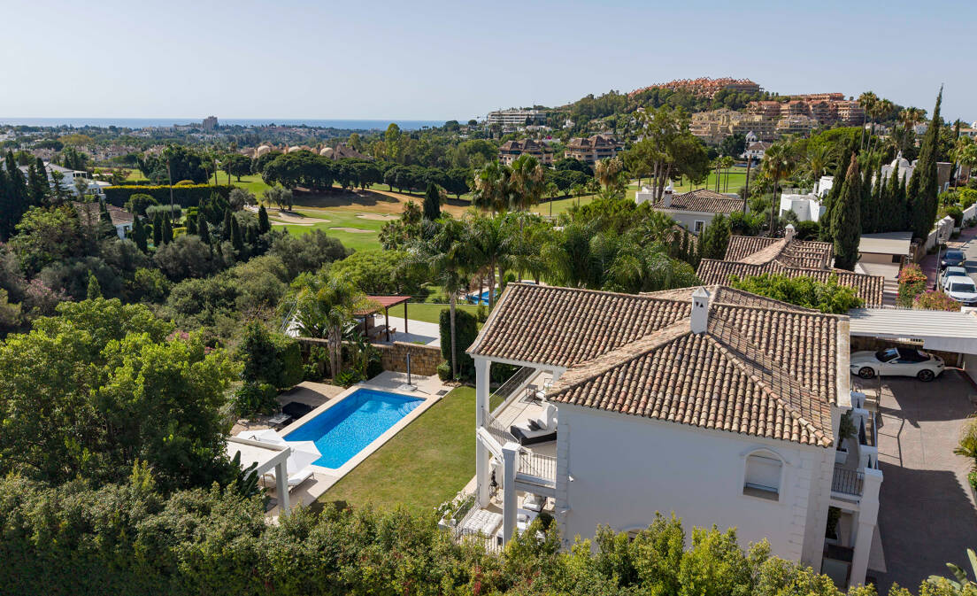Elegant andalusisk-Modern Villa med Picturesque Views