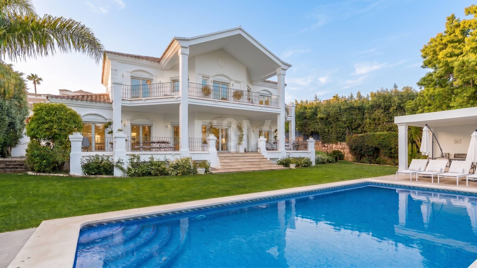Elegant Andalusian-Modern Villa Next to Los Naranjos Golf Course in Nueva Andalucia