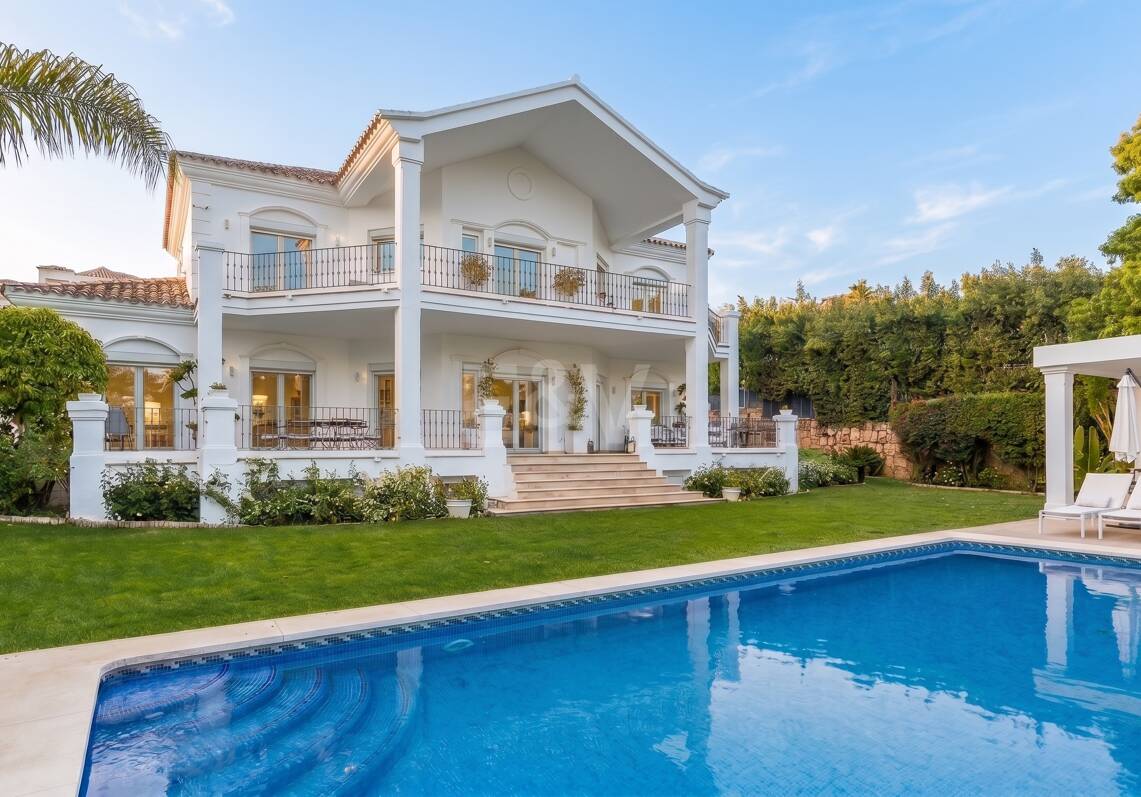 Elegant Andalusian-Modern Villa Next to Los Naranjos Golf Course in Nueva Andalucia