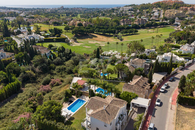 Elegant Andalusian-Modern Villa Next to Los Naranjos Golf Course in Nueva Andalucia