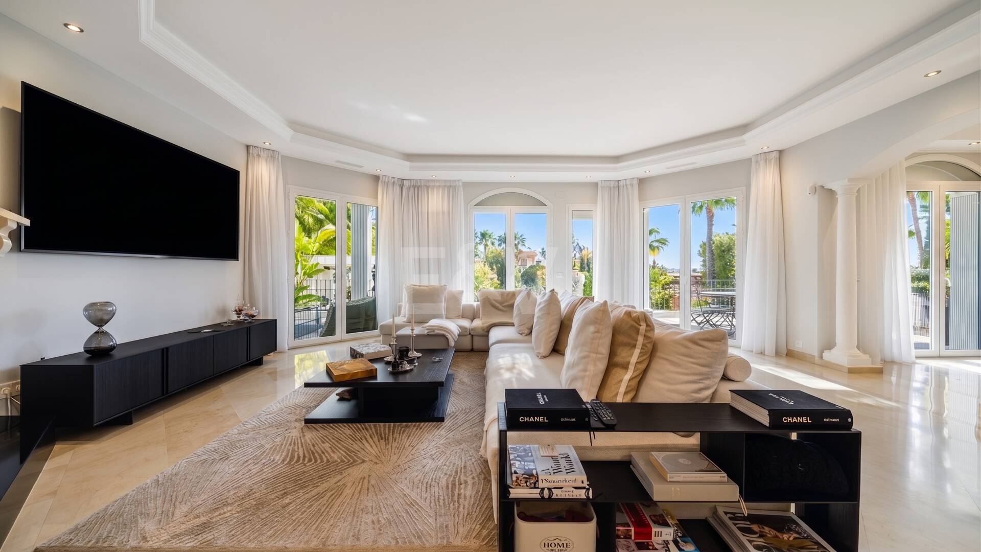 Elegant Andalusian-Modern Villa Next to Los Naranjos Golf Course in Nueva Andalucia