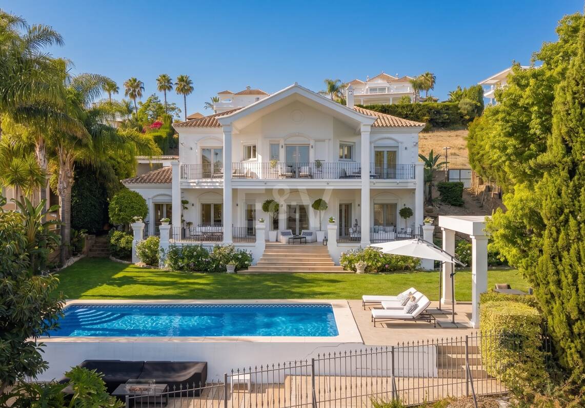 Elegant Andalusian-Modern Villa Next to Los Naranjos Golf Course in Nueva Andalucia
