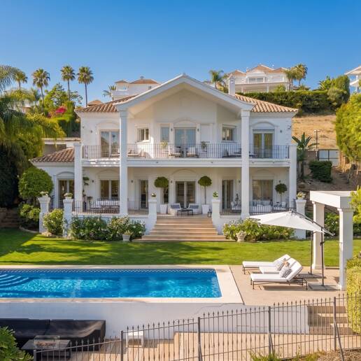 Elegant Andalusian-Modern Villa Next to Los Naranjos Golf Course in Nueva Andalucia