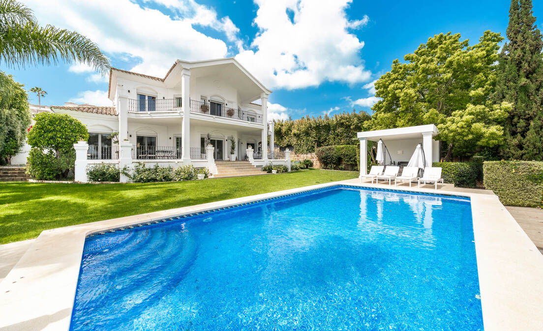 Set in the heart of the Golf Valley in Nueva Andalucía Marbella, this elegant Andalusian-modern luxury villa seamlessly blends timeless...