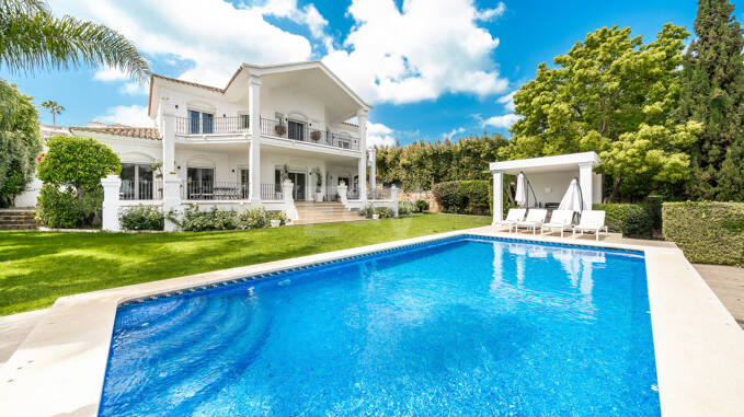 Elegant Andalusian-Modern Villa Next to Los Naranjos Golf Course in Nueva Andalucia
