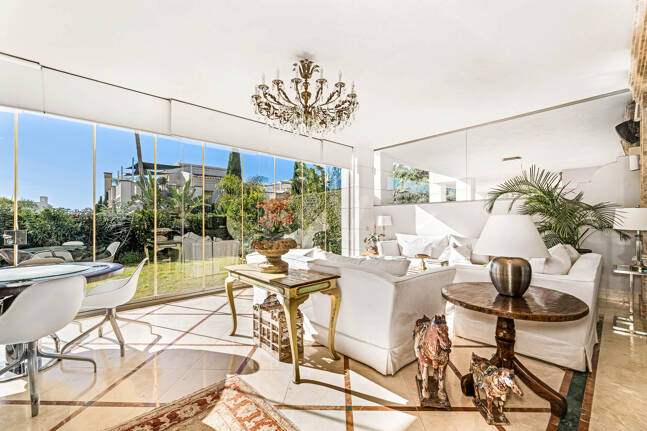 Sierra Blanca Corner Semi-Detached House with Panoramic Sea Views and Rooftop Pool