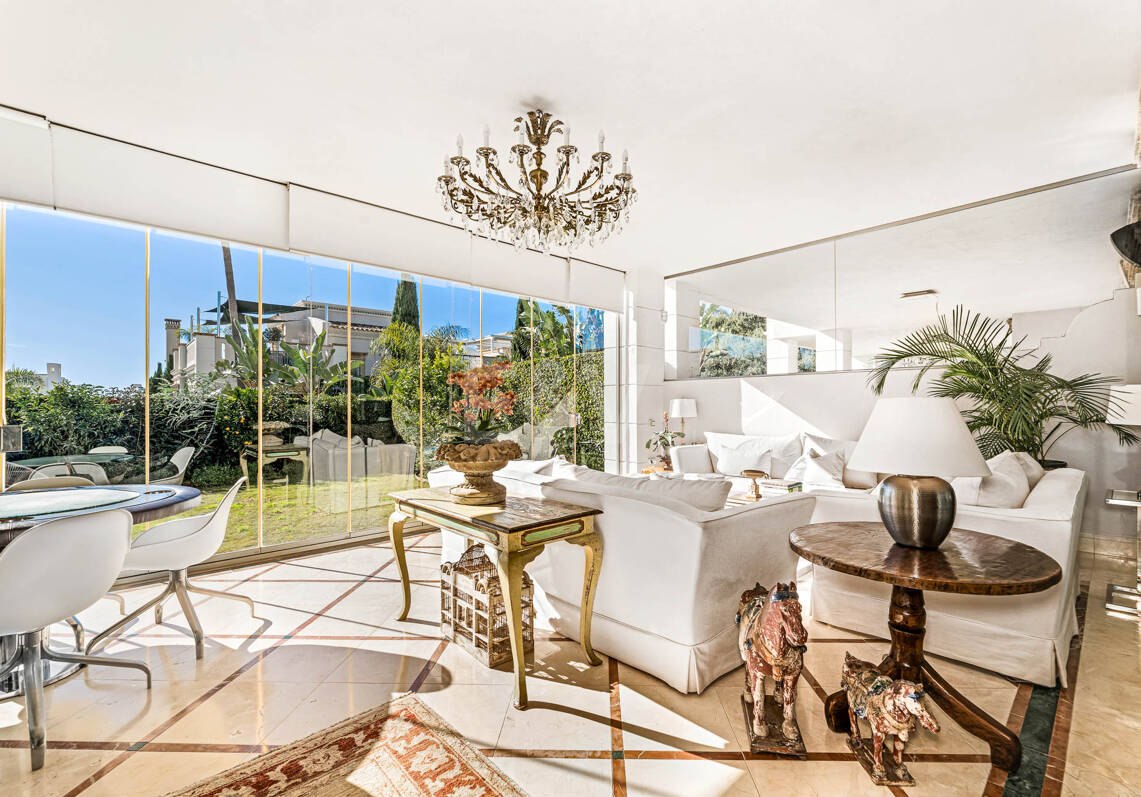 Sierra Blanca Corner Semi-Detached House with Panoramic Sea Views and Rooftop Pool