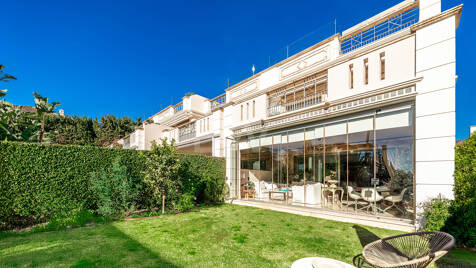 Sierra Blanca Corner Semi-Detached House with Panoramic Sea Views and Rooftop Pool