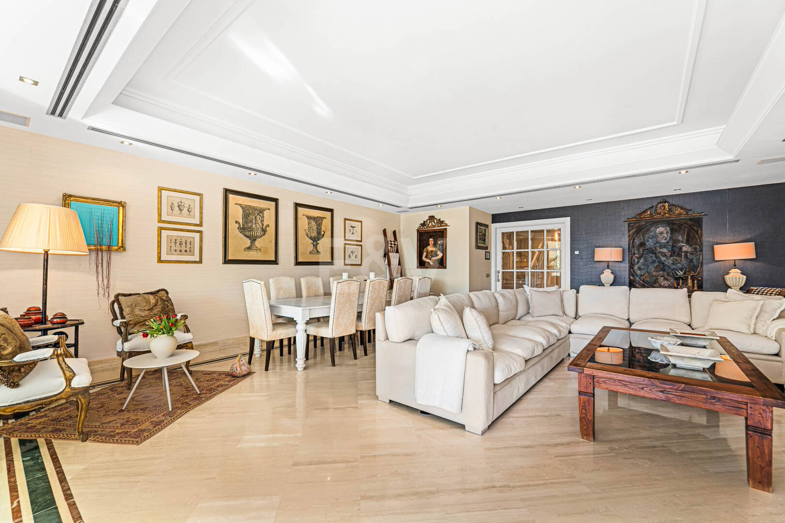 Sierra Blanca Corner Semi-Detached House with Panoramic Sea Views and Rooftop Pool