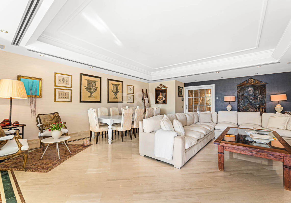 Sierra Blanca Corner Semi-Detached House with Panoramic Sea Views and Rooftop Pool