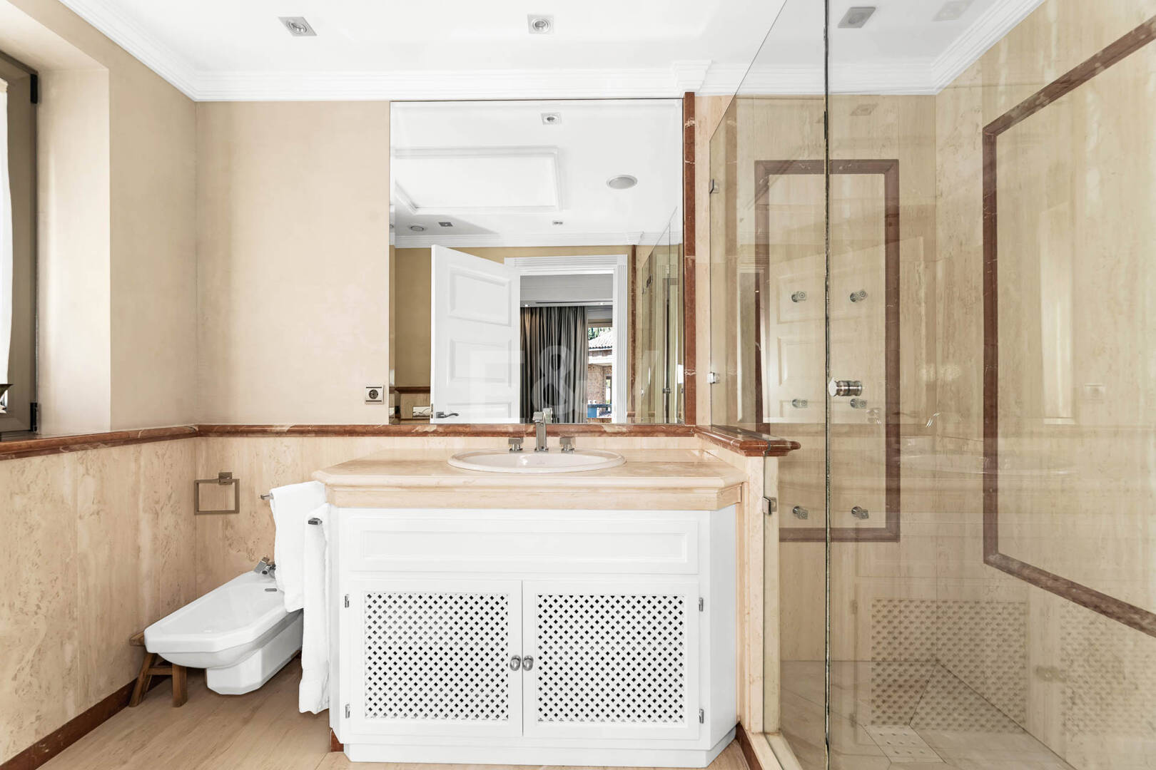 Sierra Blanca Corner Semi-Detached House with Panoramic Sea Views and Rooftop Pool