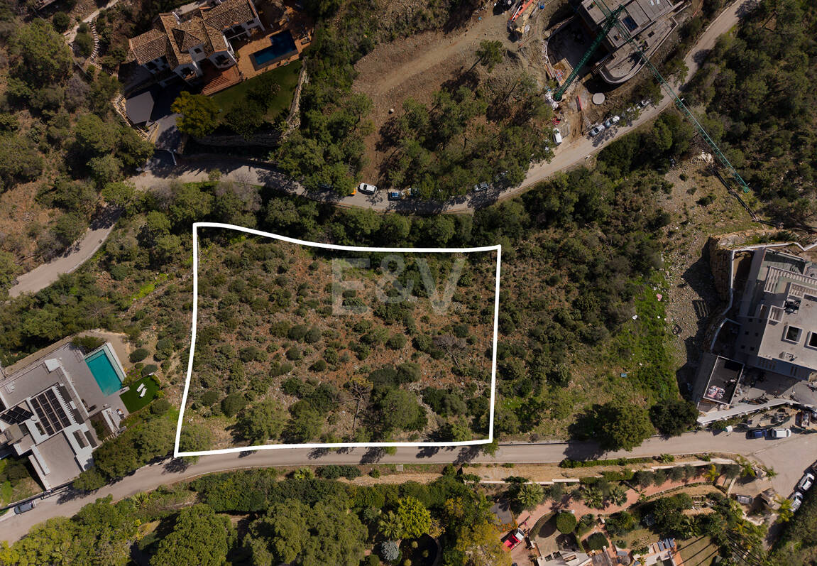 Erstklassiges Baugrundstück mit Südostausrichtung und Meerblick in El Madroñal