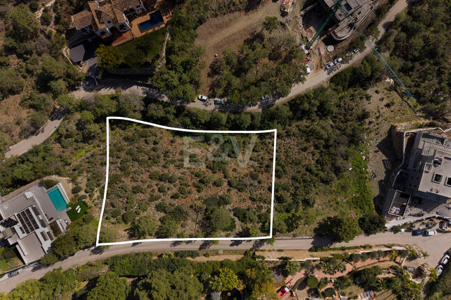 Erstklassiges Baugrundstück mit Südostausrichtung und Meerblick in El Madroñal